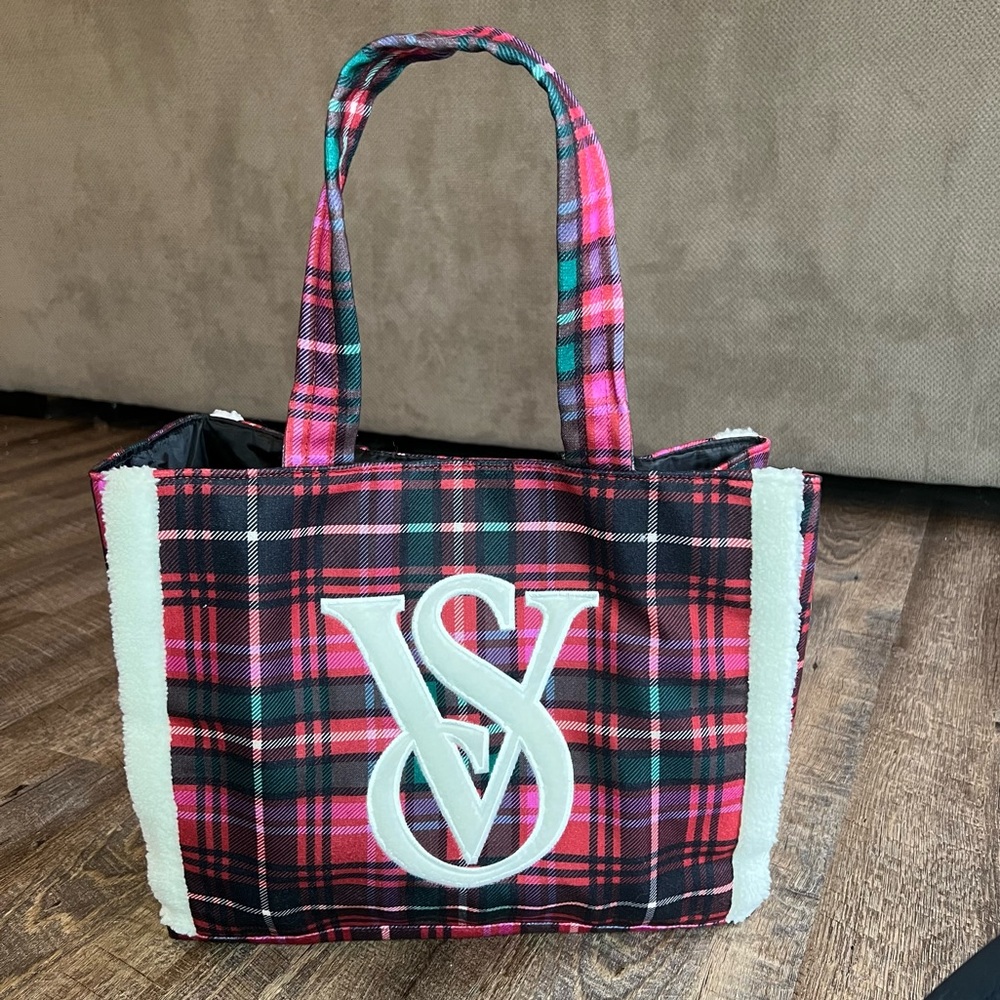 Victoria’s Secret Plaid Flannel Tote Bag with Cream Fleece Trim. Pink Green